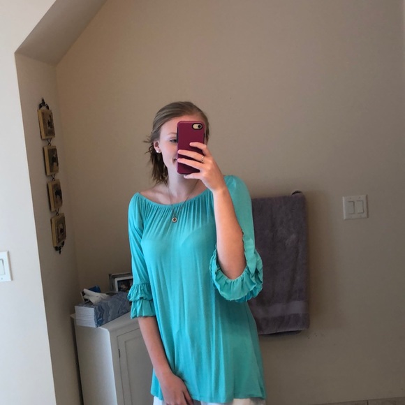Turquoise Top - Picture 2 of 2